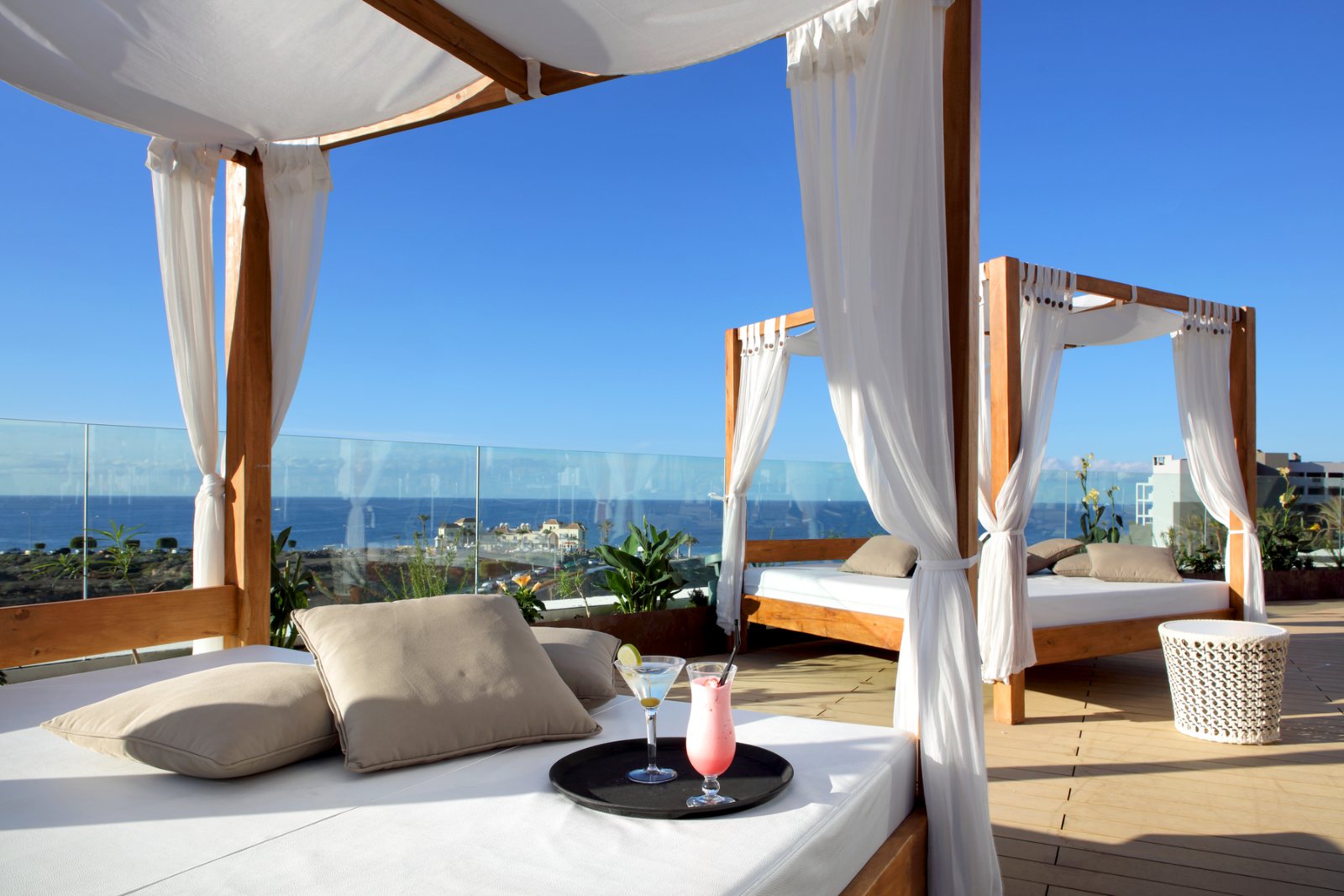 HRH_Tenerife_Splash_Pool_Cabanas_18